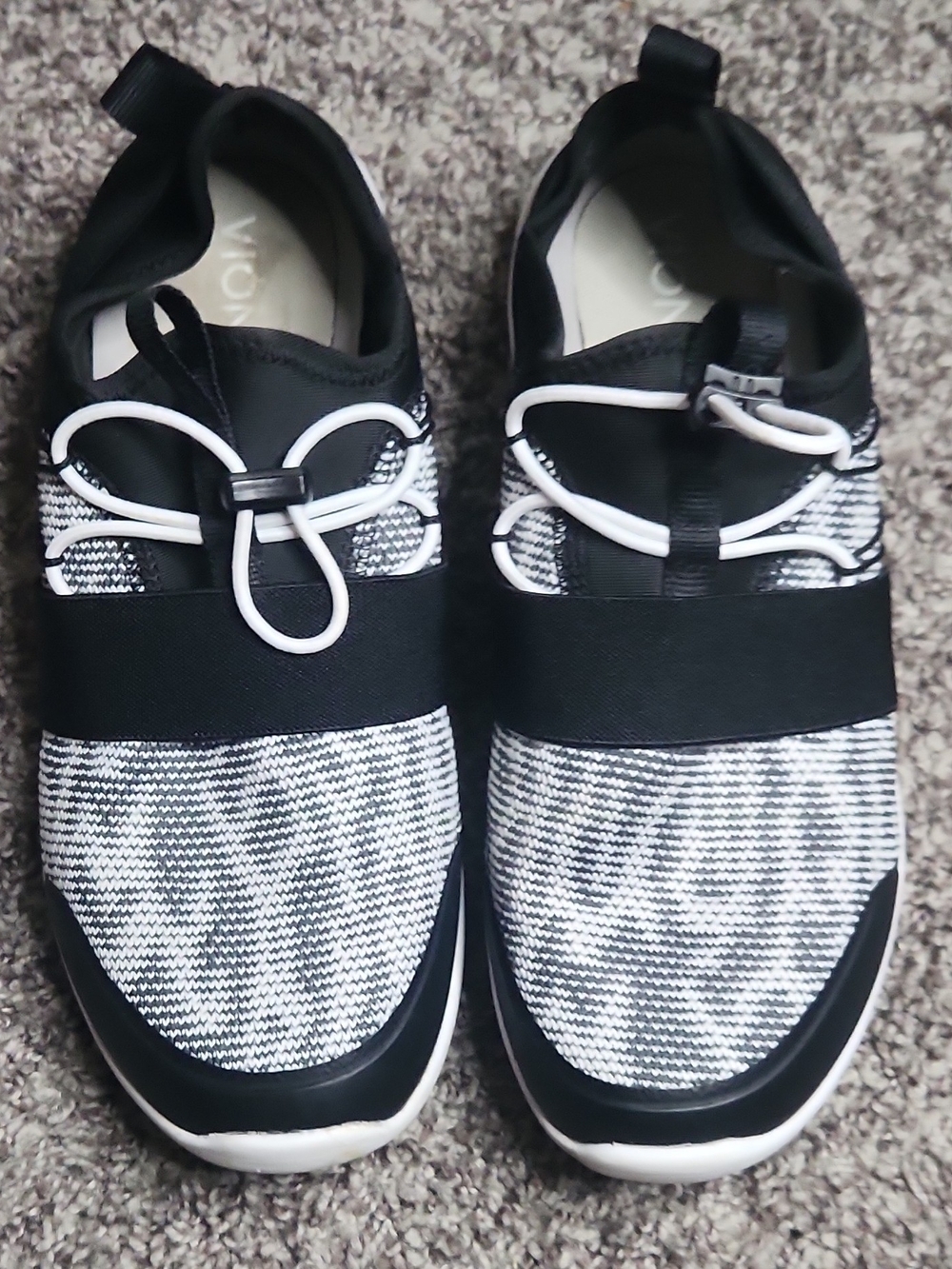 Vionic Womens Black & White Slip-On Knit Sneakers